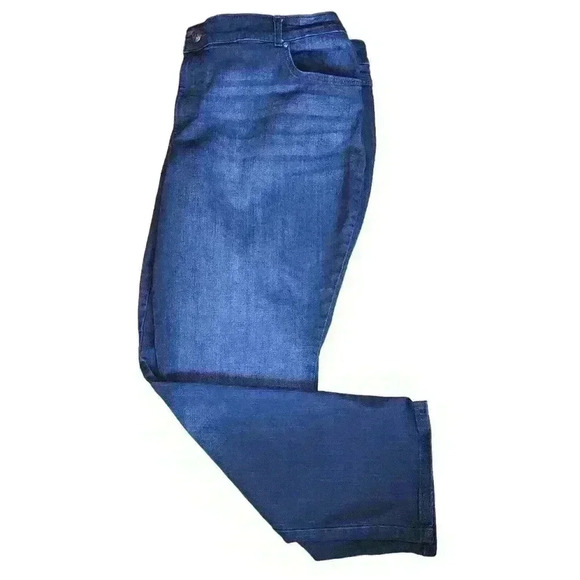 Lee Plus Size Relaxed Fit Straight Leg Mid Rise Blue Jeans / Women's Size 24W - Picture 1 of 5
